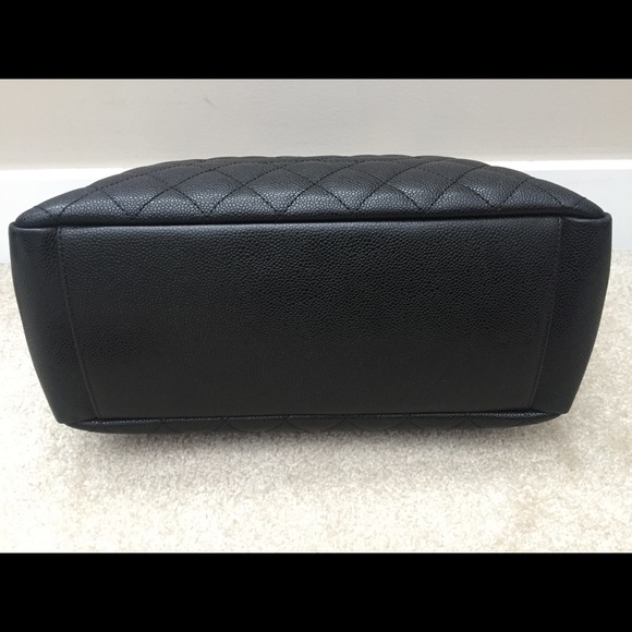 SOLD!!! SOLD!!! CHANEL GRAND SHOPPER CAVIAR TOTE - Picture 3 of 8
